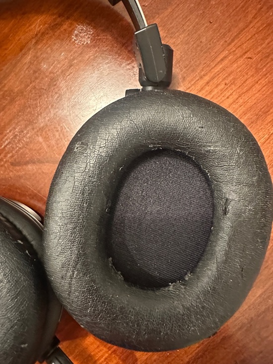 Audio Technica Black Over-Ear Headphones - Picture 7 of 7